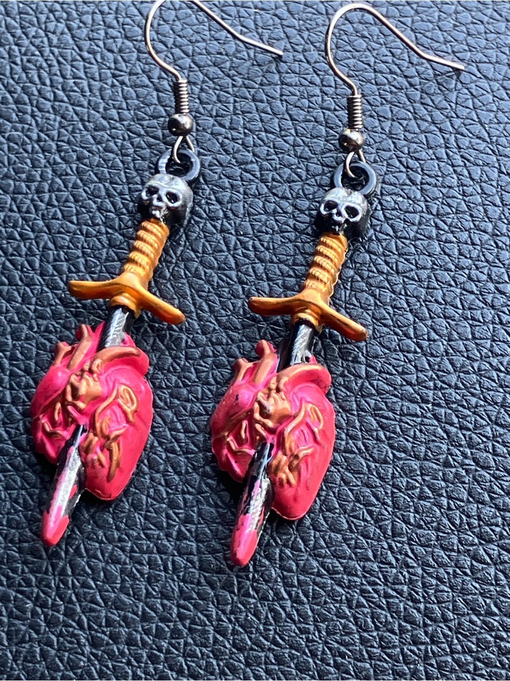 Heart and skull Dagger earrings - Picture 4 of 4
